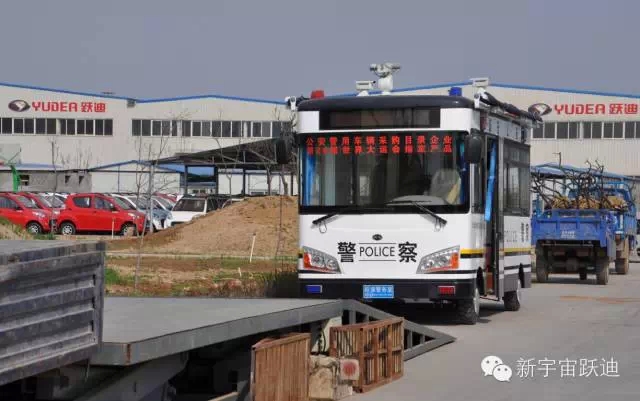 躍迪移動(dòng)警務(wù)室發(fā)車浙江臨安-維護(hù)治安秩序、利民利警。