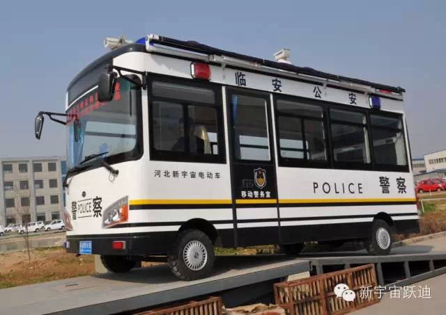 躍迪移動(dòng)警務(wù)室發(fā)車浙江臨安-維護(hù)治安秩序、利民利警。