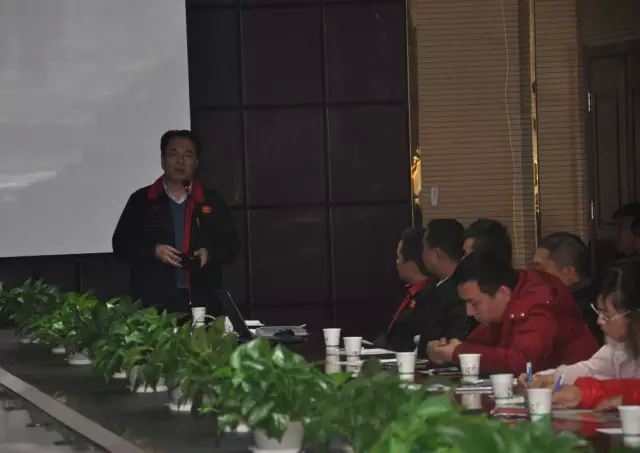 躍迪集團回饋家鄉(xiāng)父老—暨“金”冬臘月招商、訂貨、動銷大會河北站勝利召開