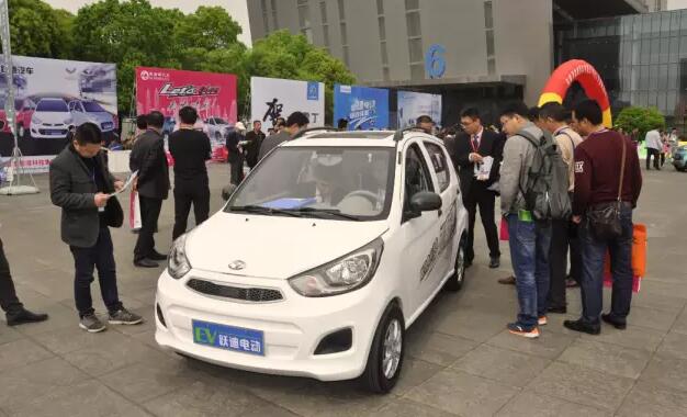 躍迪汽車強(qiáng)勢登錄南京新能源汽車展，引領(lǐng)行業(yè)發(fā)展新軌道