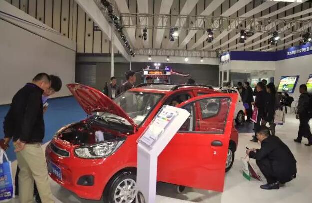 躍迪汽車強(qiáng)勢登錄南京新能源汽車展，引領(lǐng)行業(yè)發(fā)展新軌道