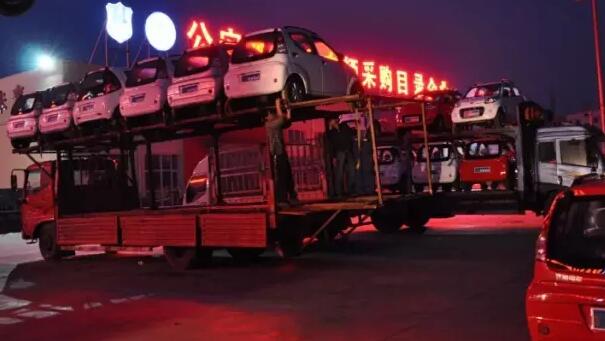 躍迪電動汽車批量發(fā)車四川——安全，節(jié)能，環(huán)保