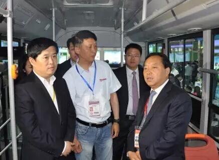 躍迪新能源電動(dòng)客車閃亮亮相2016絲博會(huì)暨第二十屆西洽會(huì)