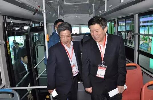 躍迪新能源電動(dòng)客車閃亮亮相2016絲博會(huì)暨第二十屆西洽會(huì)
