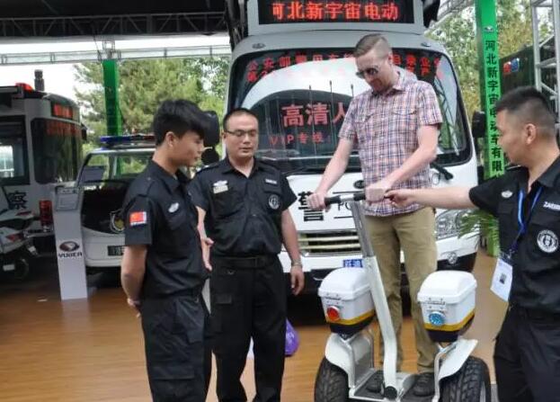 躍迪移動(dòng)測(cè)速卡口、躍迪定制智能人臉識(shí)別成為本屆警用裝備博覽會(huì)焦點(diǎn)