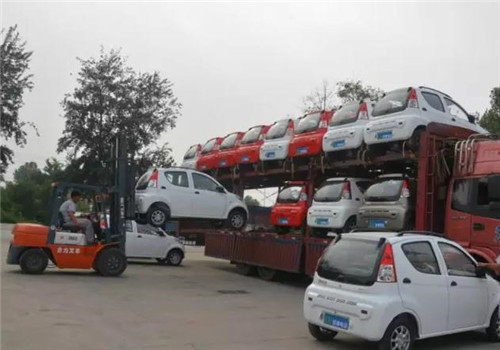 電動(dòng)轎車(chē)