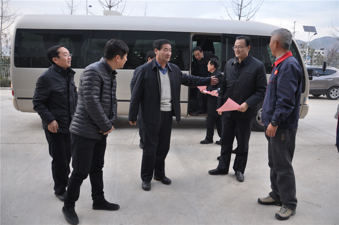 陜西省渭南市人大常委會(huì)黨組書(shū)記、副主任郭勇格