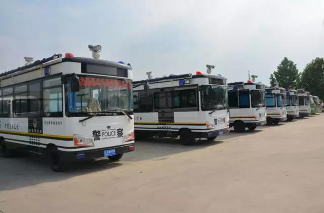躍迪電動(dòng)流動(dòng)警務(wù)室集合完畢，準(zhǔn)備裝車