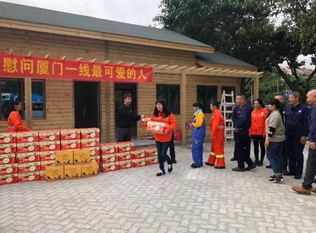 今天，躍迪向平凡而偉大的他們——環(huán)衛(wèi)工人致敬！