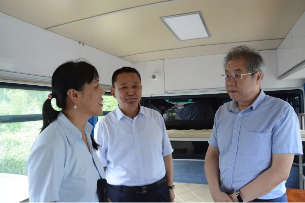 河北省政協(xié)副主席盧曉光，河北省委統(tǒng)戰(zhàn)部副部長、省工商聯(lián)黨組書記郭翠朵率調(diào)研組到躍迪集團(tuán)開展重點(diǎn)提案督辦調(diào)研