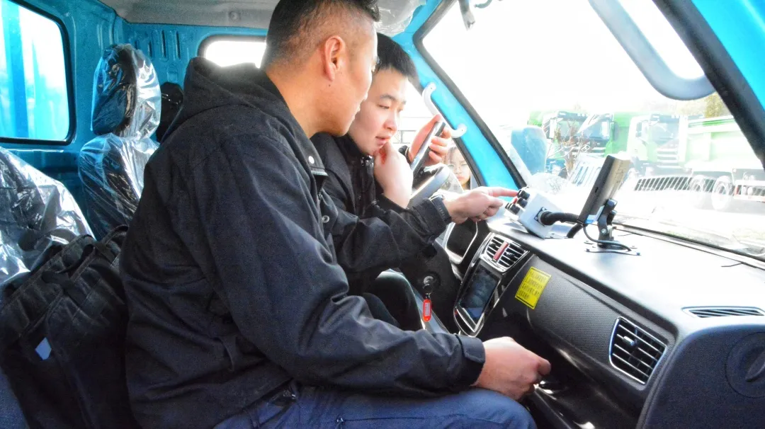 躍迪新能源汽車：綠色動力，引領(lǐng)未來環(huán)衛(wèi)新風(fēng)尚·