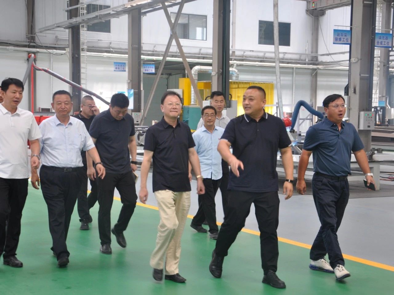 贛鋒鋰業(yè)集團董事長李良彬蒞臨躍迪集團參觀指導