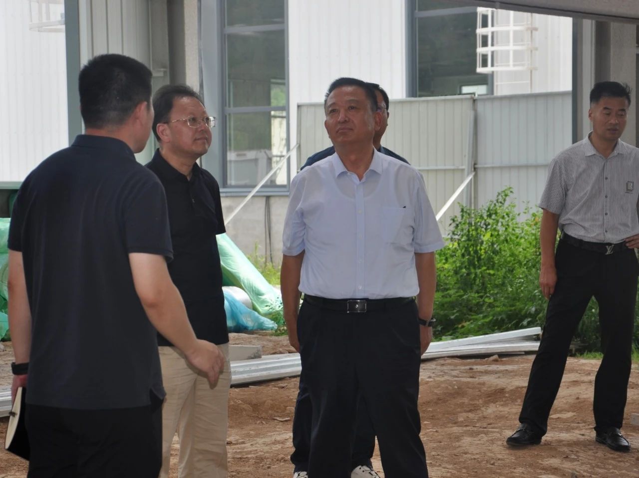 贛鋒鋰業(yè)集團董事長李良彬蒞臨躍迪集團參觀指導